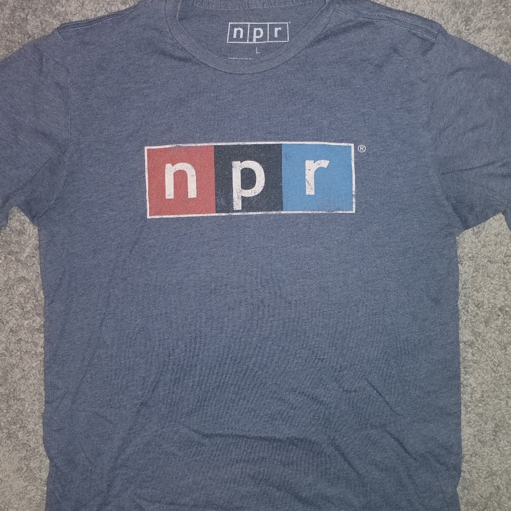 Gap NPR t shirt